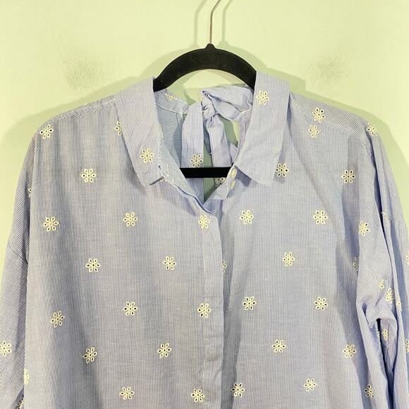 Sanctuary Blue Striped All Over Eyelet Flowers Oversized Button Up Blouse Size S - Picture 2 of 8